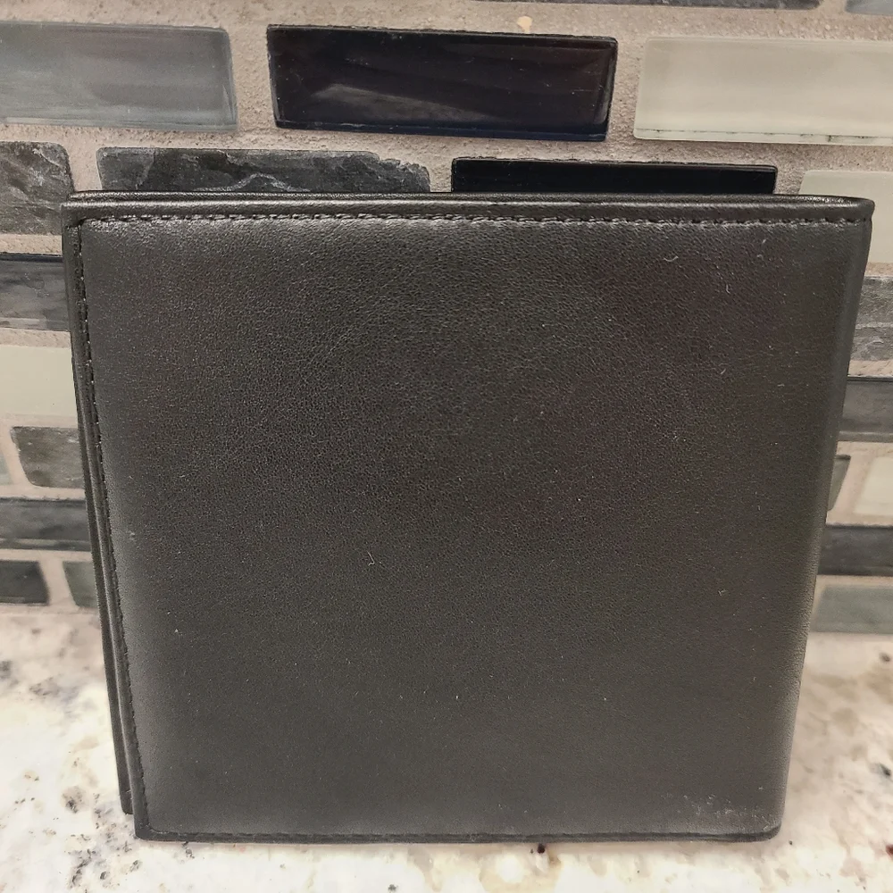 Tumi Black Leather Bifold Wallet